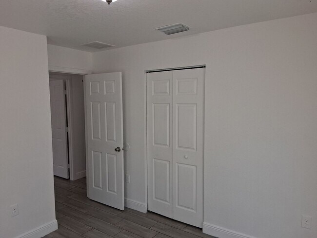 Building Photo - 2802 N 34th St