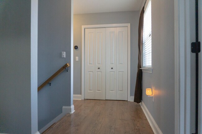 Building Photo - 4554 Hermosa Rd