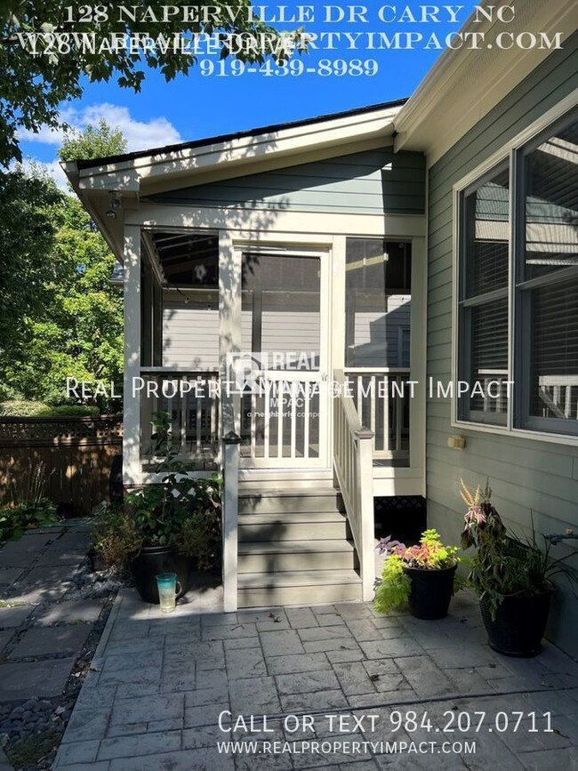 Building Photo - Beautiful 4 Bedroom 2.5 Bath with welcomin...