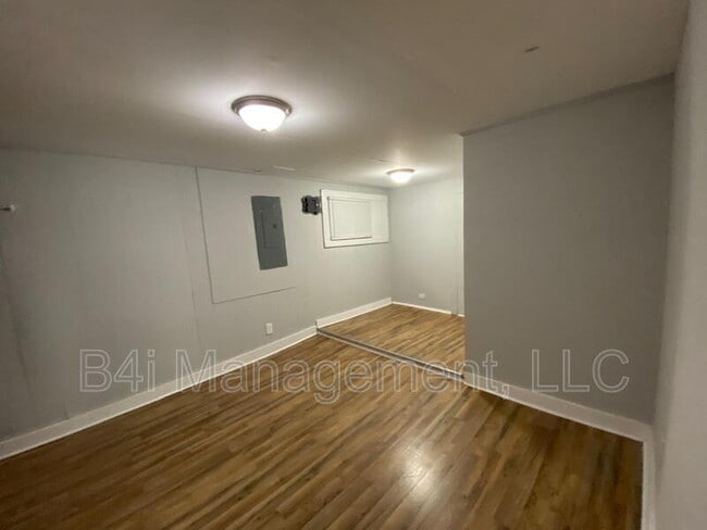 Building Photo - 1701 Adamson St