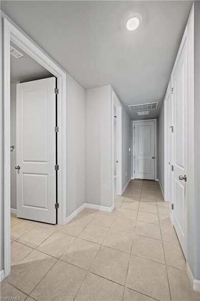 Building Photo - 43744 Cattleman Dr