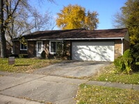 Building Photo - Three Bedroom/One Bath Home In Huber Heights Located On Quiet Cul-de-sac