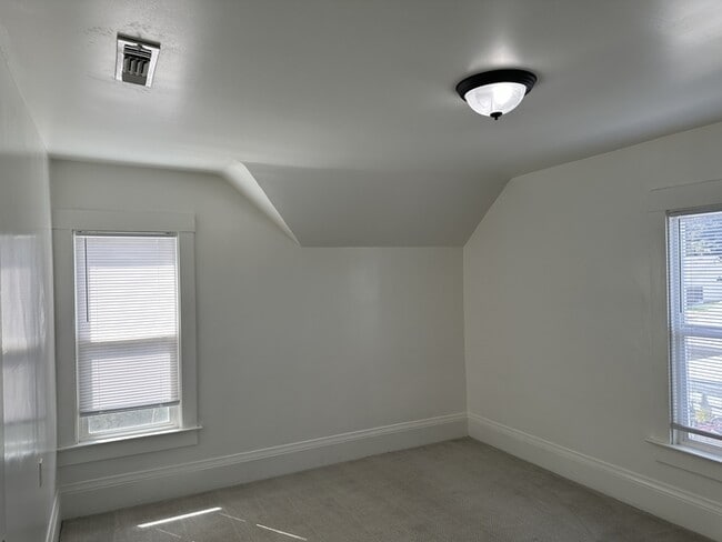 Building Photo - Ceres 3 bed 2 bath 2 story home