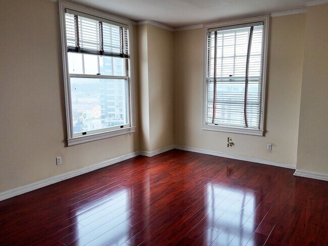 Building Photo - Historic El Cortez Luxury Condo Downtown San Diego