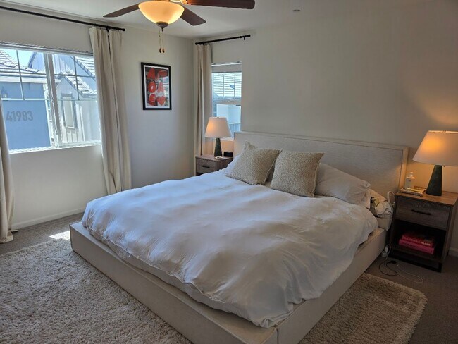 Building Photo - Gorgeous new townhome in West Murrieta wit...