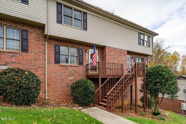 Building Photo - 2 Bdrm / 1.5 Bath Townhouse in Johnson City - Near ETSU, JCMC & VA