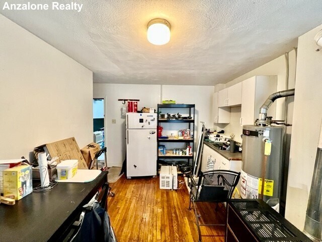 Building Photo - 31 Thacher St