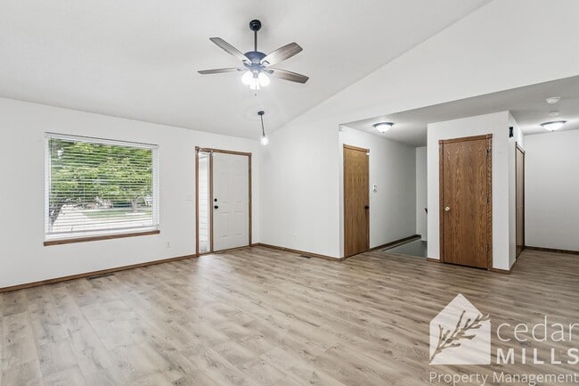 Building Photo - 2315 N Brandon Cir