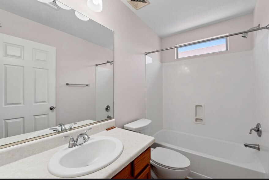 Building Photo - 42551 W Hillman Dr