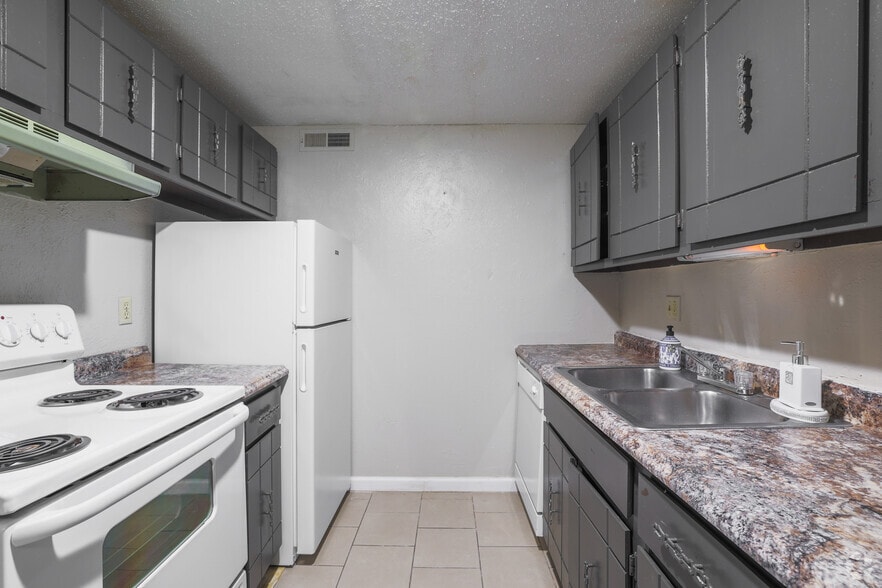 Primary Photo - Village Park at Barclay Square