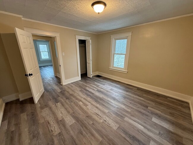 Building Photo - 608 Cooper Ave