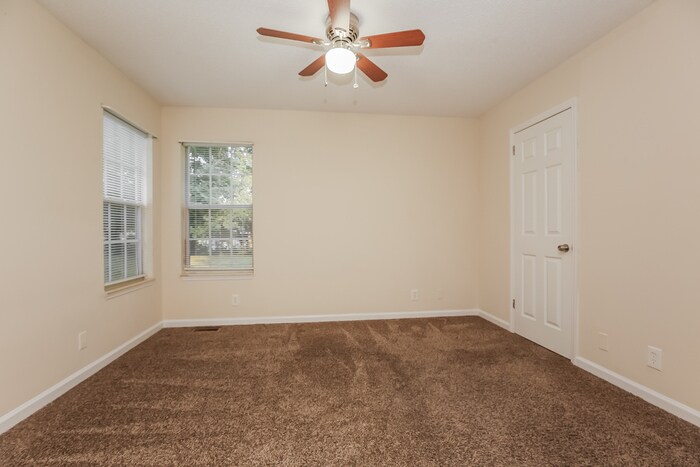 Building Photo - 63 Grassmire Dr