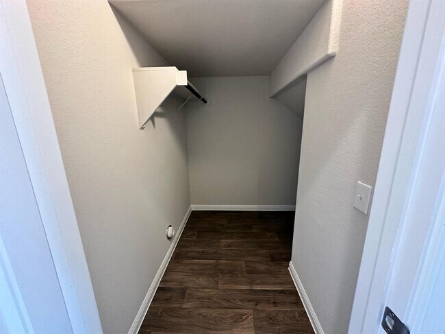 Building Photo - 14010 Luisium View