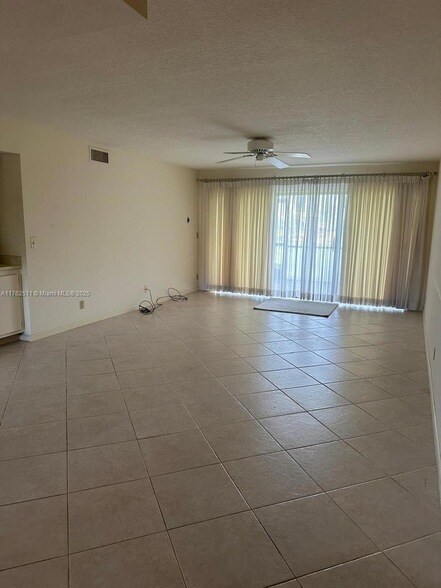 Building Photo - 12524 Shoreline Dr