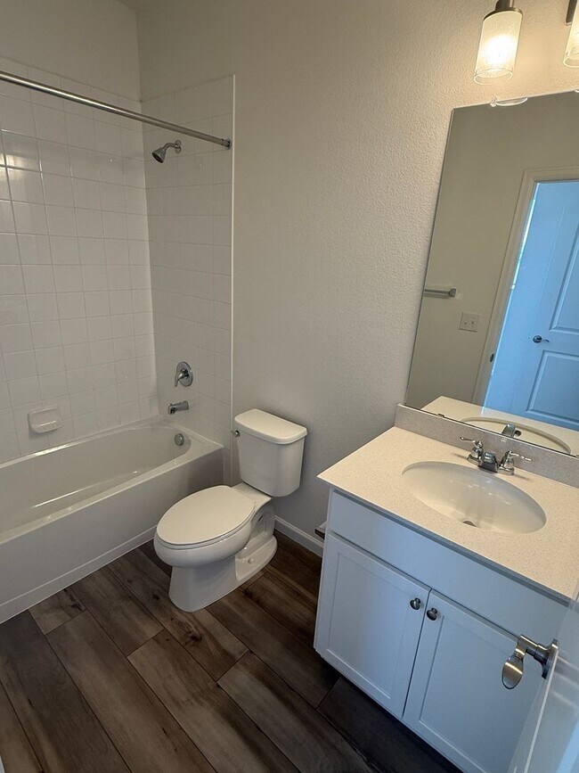 Building Photo - BRAND NEW 3 bedroom townhome in Castle Pines!