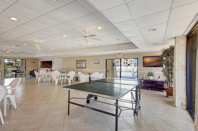 Building Photo - 10680 S Ocean Dr