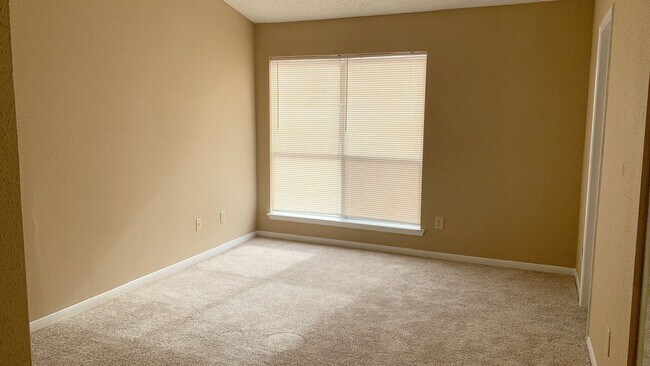 Building Photo - 12500 Brookglade Cir