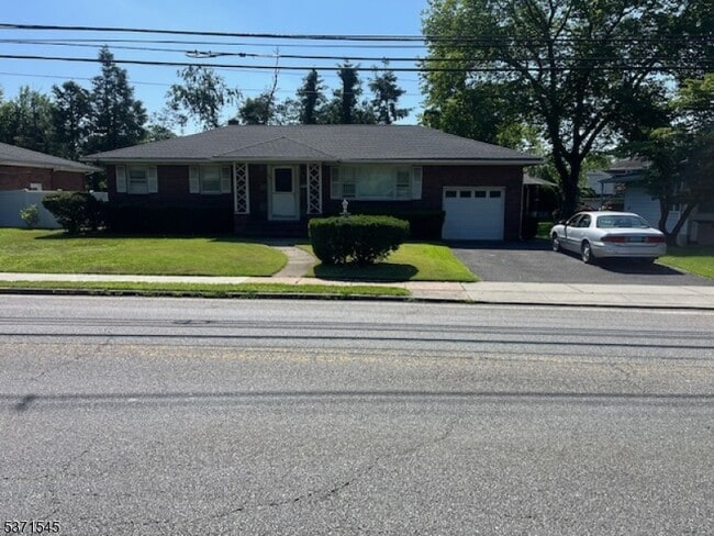 Primary Photo - 3 River Rd