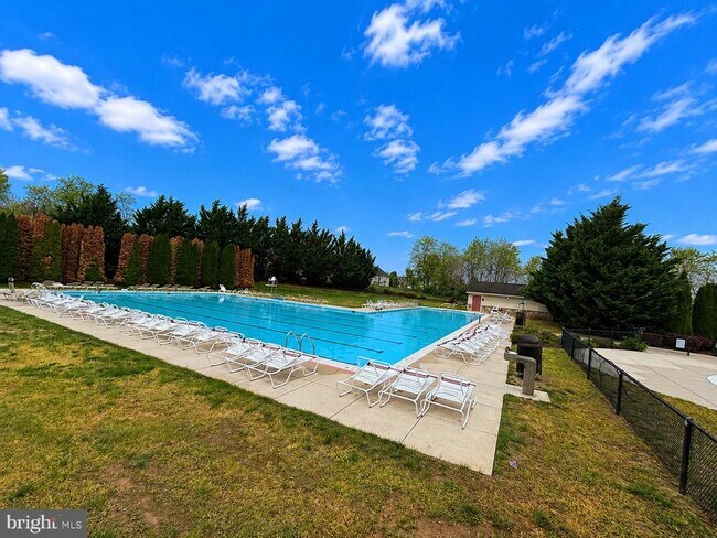 Building Photo - 12113 Fallen Timbers Cir