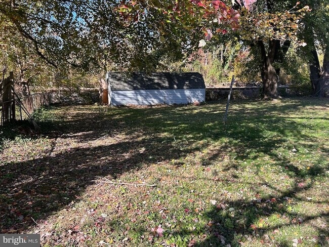 Building Photo - 145 Wilson St