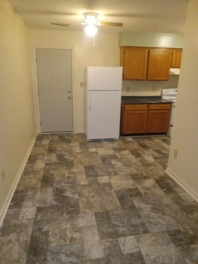 Building Photo - 307 Lee Dr