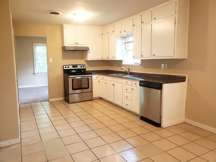 Building Photo - 3758 Denton Hwy