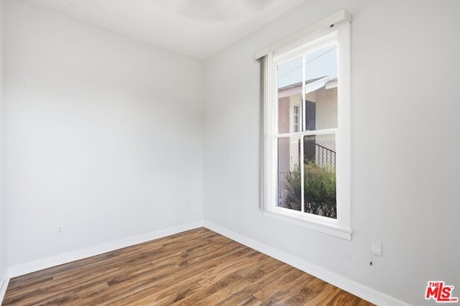 Building Photo - 141 W Ave 31