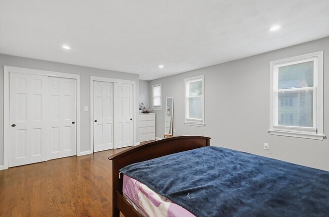 Building Photo - 852 Wellman Ave
