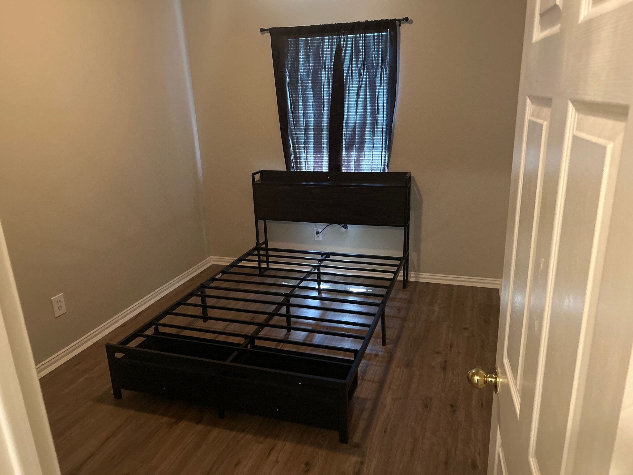 Building Photo - Room in Duplex on Stalcup Rd