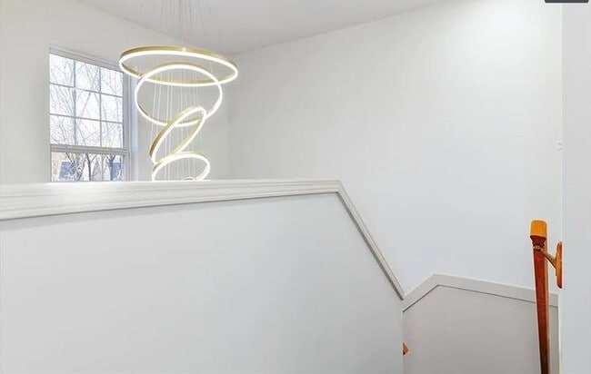 Building Photo - Spacious and Elegant 4 BR 3.5 BA Home in Olathe!