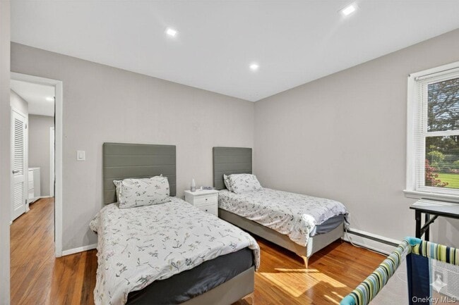 Building Photo - 28 Edward Ave