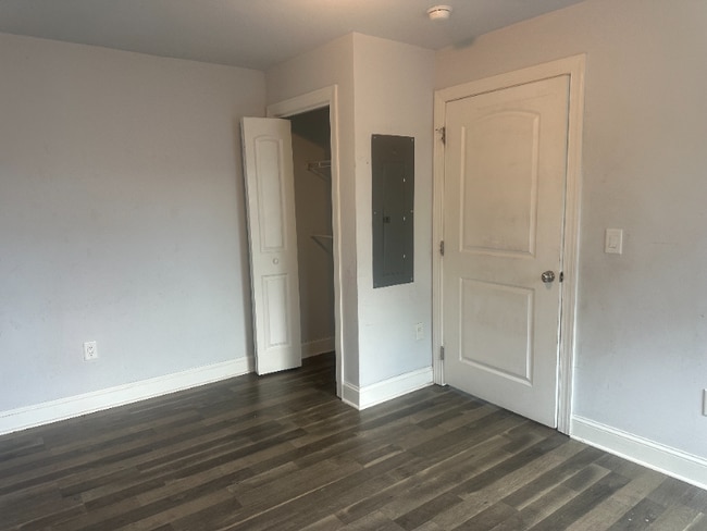 Building Photo - 308 Sherman St