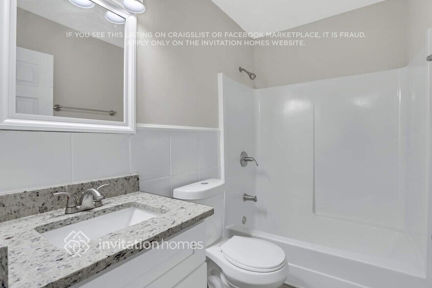 Building Photo - 565 Lakeridge Cir SE