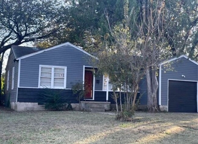 Building Photo - Newly remodeled 2-bedroom home near Downto...