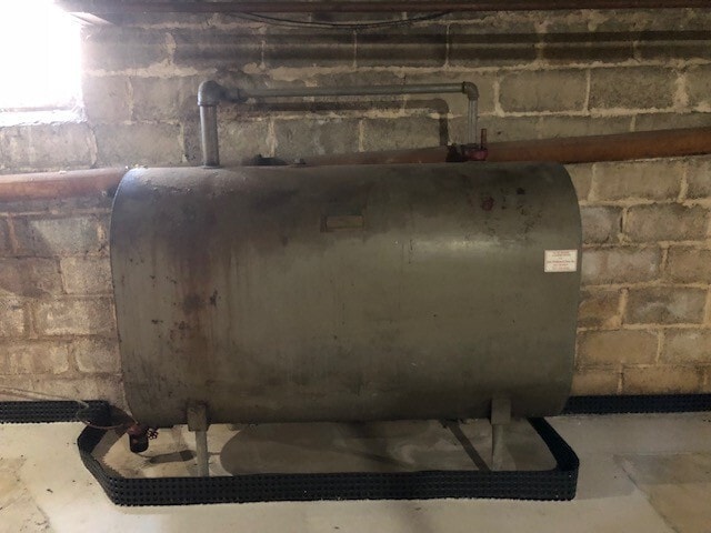 Building Photo - 1359 W Main St