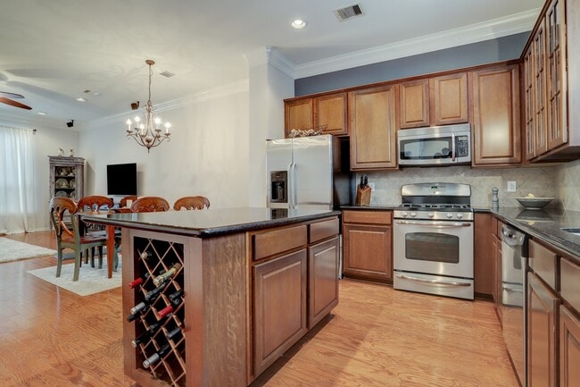 Building Photo - 5806 Kansas St