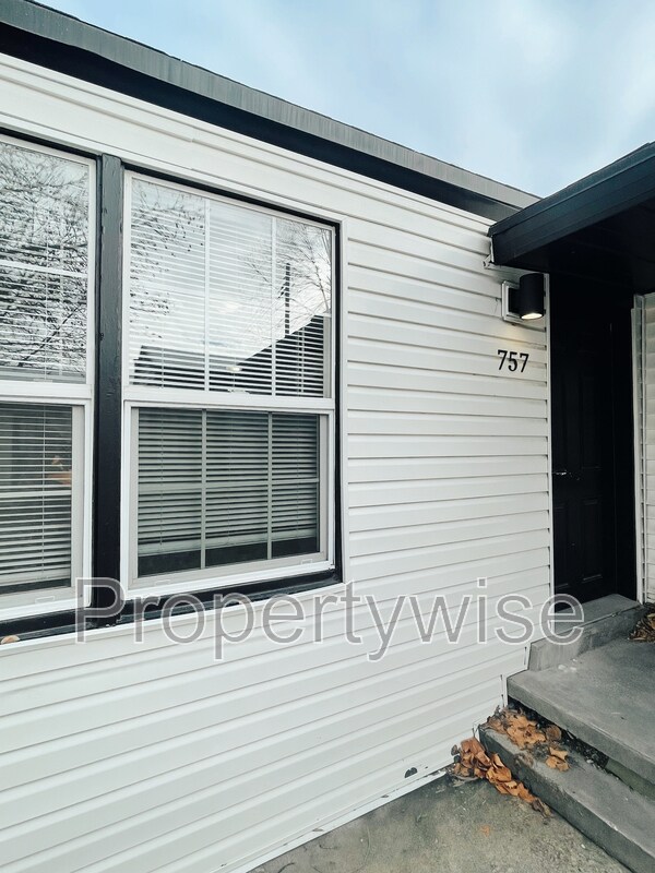 Building Photo - 759 E Scott Ave