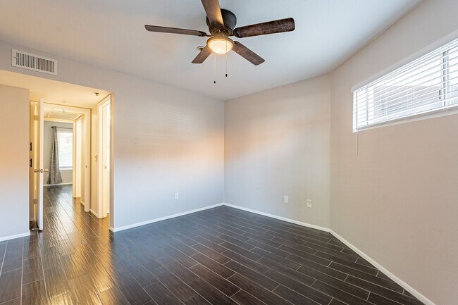 Building Photo - Two Bedrooms in Old Town Scottsdale - Available November 5, 2025!