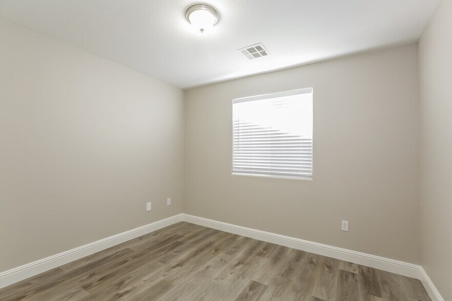 Building Photo - 8735 Le Agavi Ct