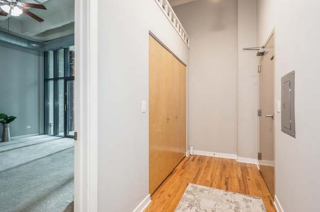 Building Photo - 1224 W Van Buren St