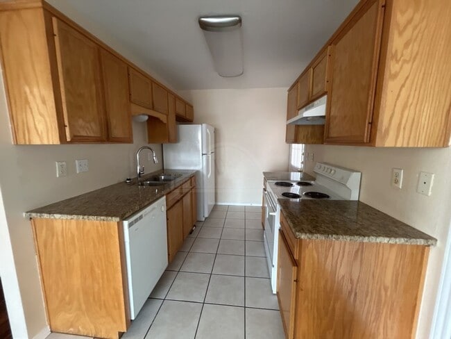 Building Photo - 908 McDaniel Cir