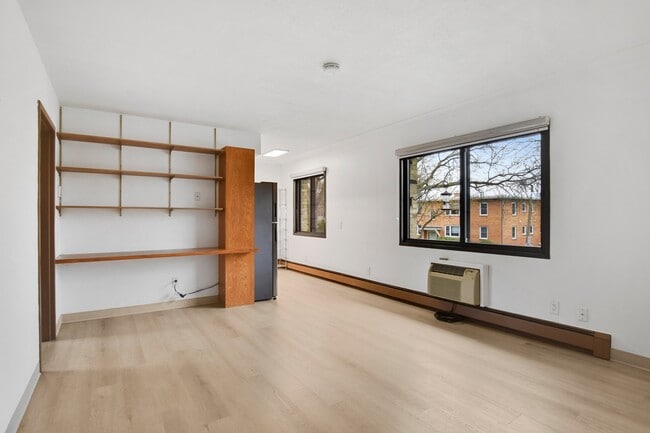 Building Photo - 934 High St