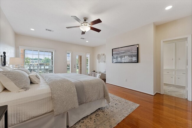 Building Photo - 225 Capetown Way