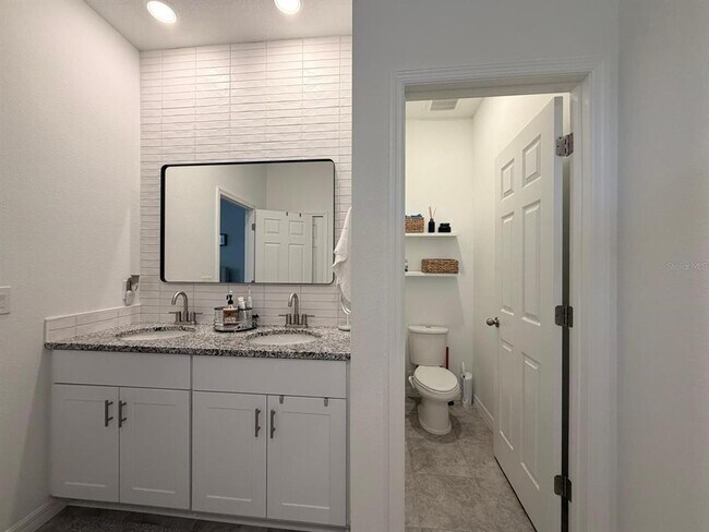 Building Photo - 2289 Treasure Hill St