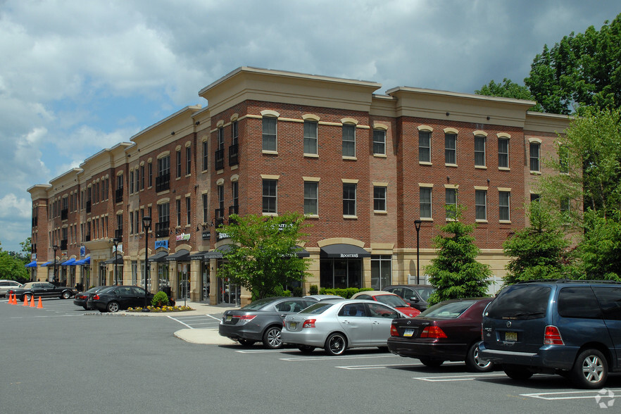 Primary Photo - The Promenade at Summit