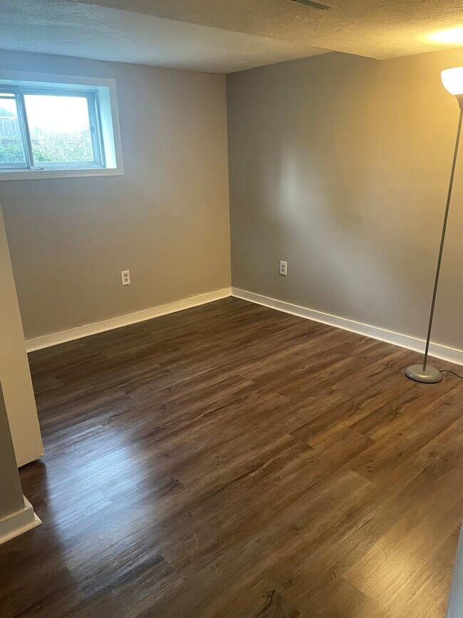 Building Photo - 16222 Howe Rd