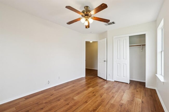 Building Photo - 2807 Glenwood Trail