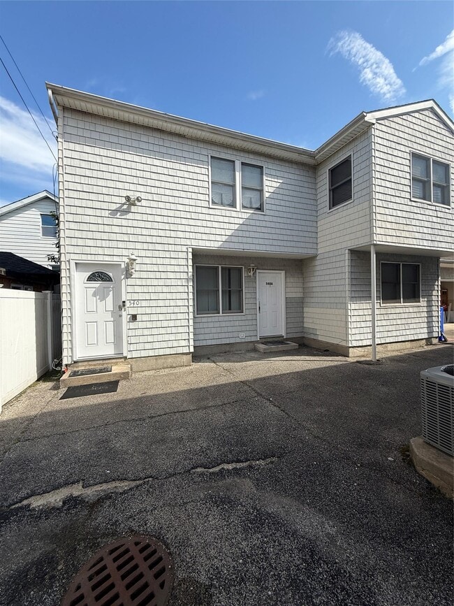 Primary Photo - 542 Lincoln St
