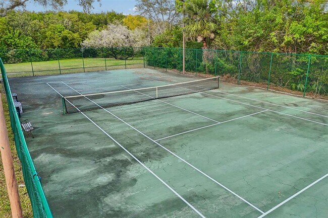 Building Photo - 607 Bough Ave