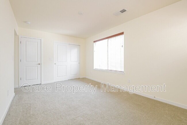 Building Photo - 2856 S Fox Ct